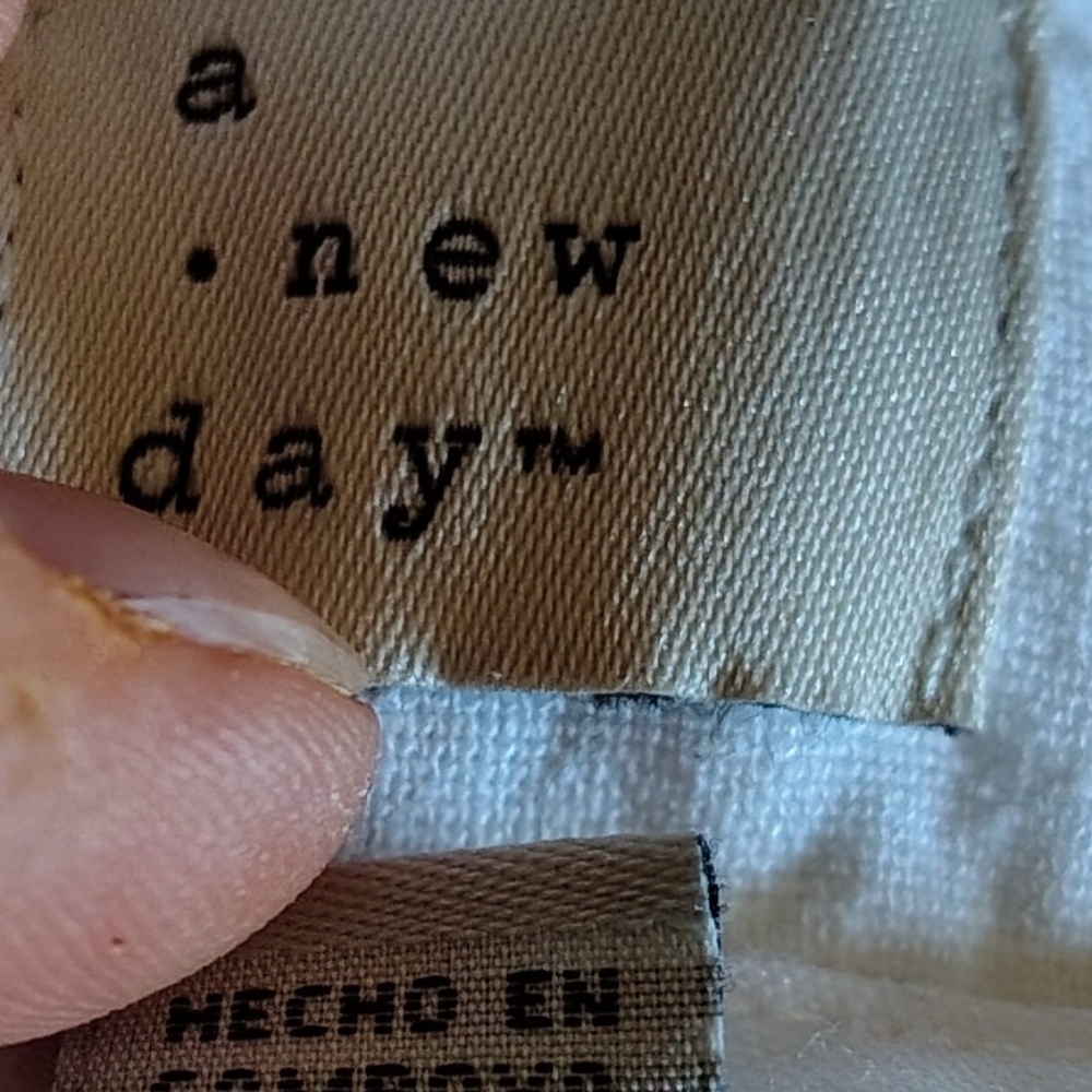 Women's White A New Day Size 12 Pants. In Good Condition. - Picture 8 of 10